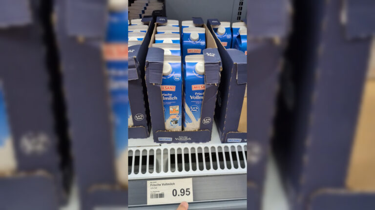 Tyle kosztuje litr mleka w niemieckim Aldi